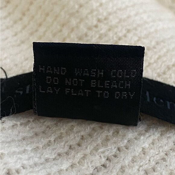 Steve Madden OS Faux Fur Collar Poncho Sweater Knit Beige light cream cape - Picture 4 of 8